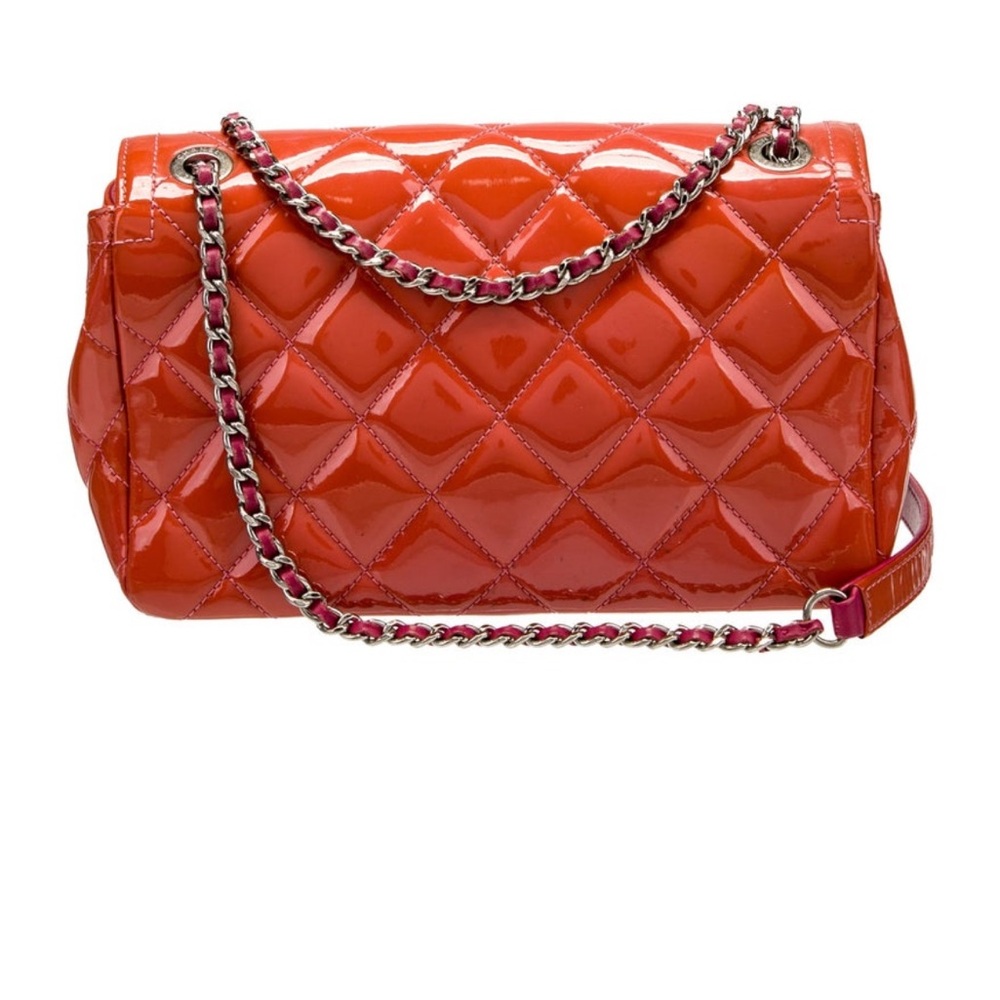 CHANEL Orange Quilted Patent Leather Shoulder Bag - Picture 3 of 7